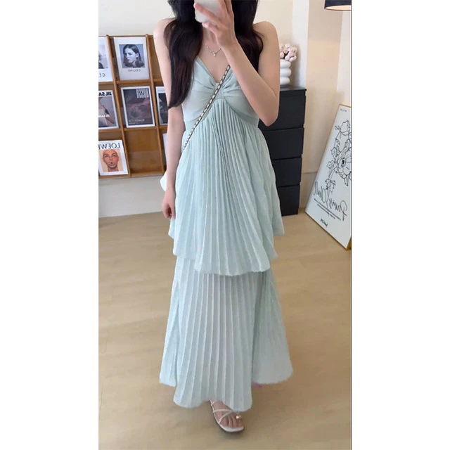 海边度假风拼接连衣裙女2025春季御姐新款裙子高级感挂脖吊带裙潮