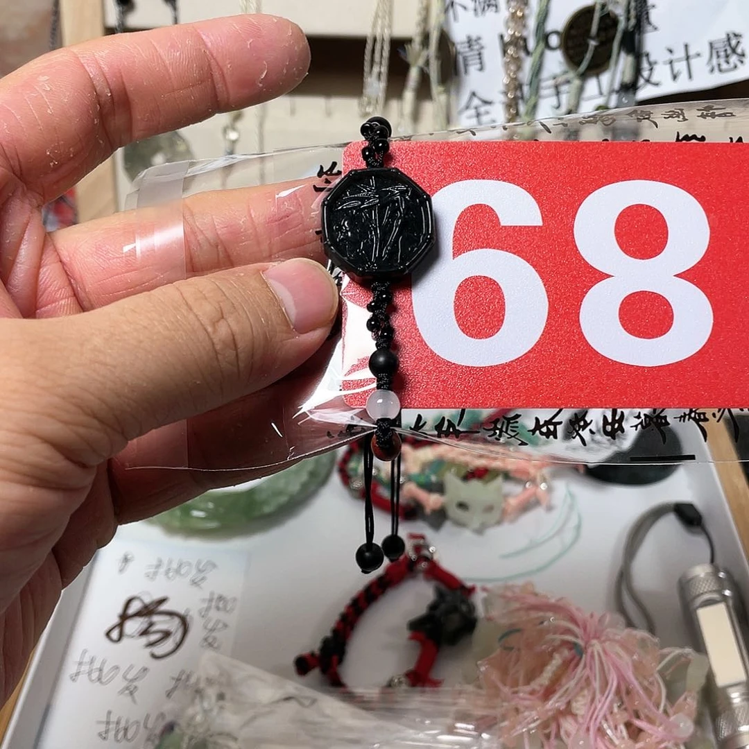 蛇纹石玉颈饰合金