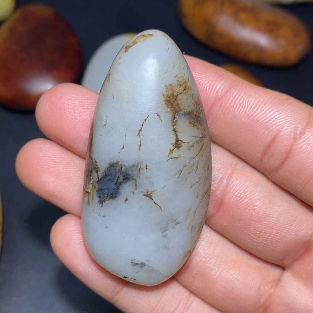 和田玉未镶嵌珠宝奇石