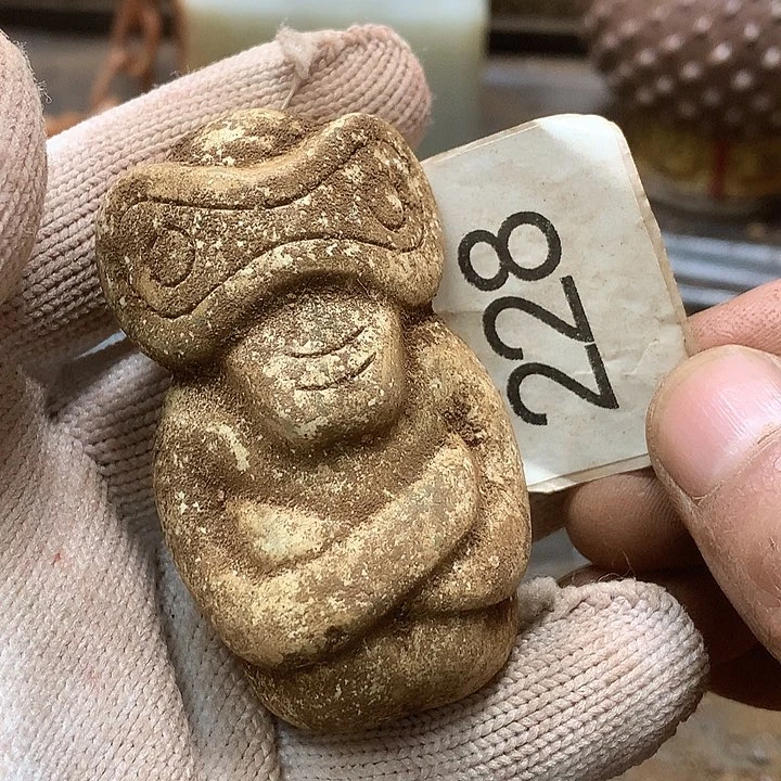 未镶嵌和田玉挂件