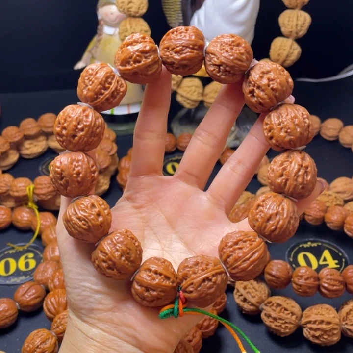 R***y文玩核桃手串蚂蚁粗筋