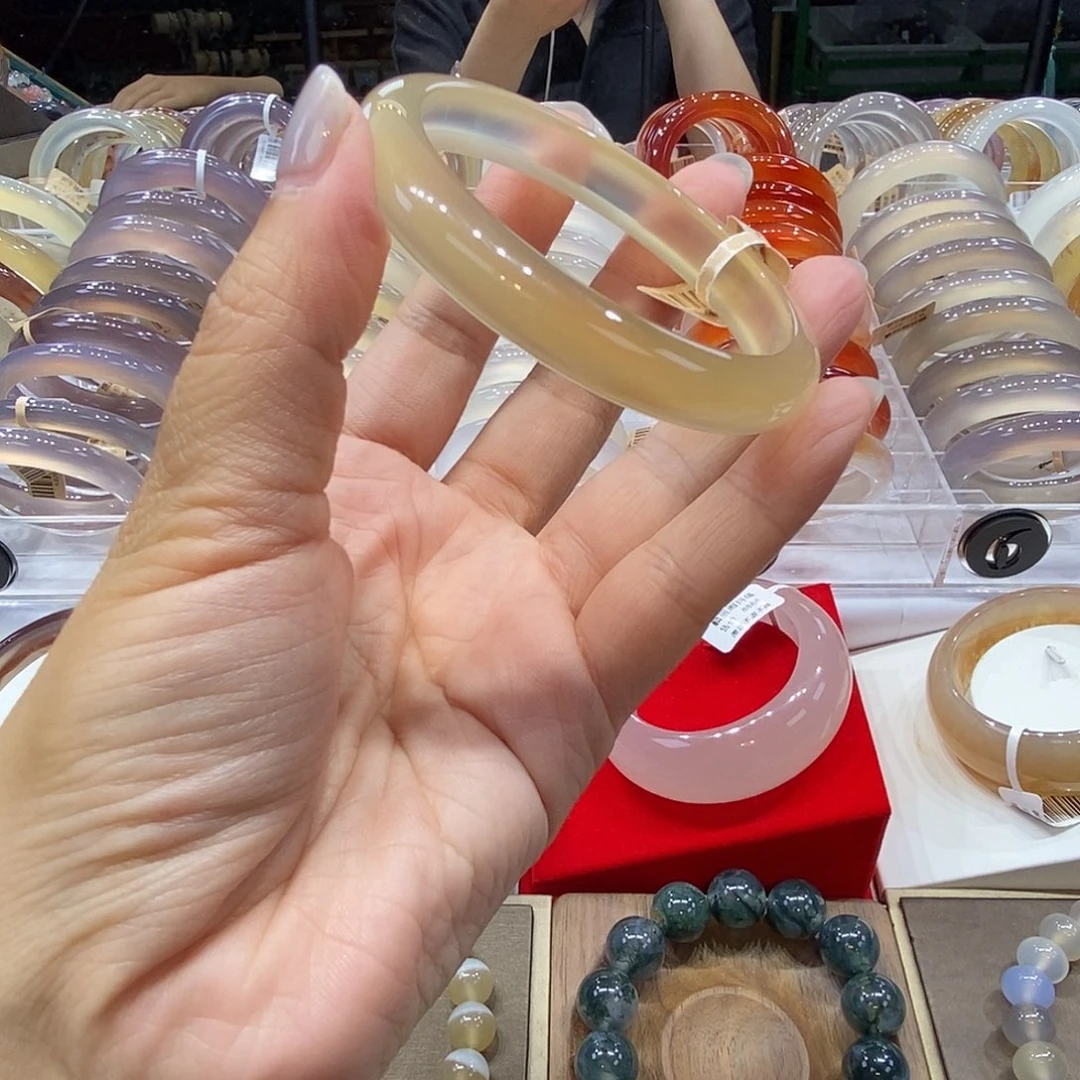 玛瑙/玉髓手镯未镶嵌