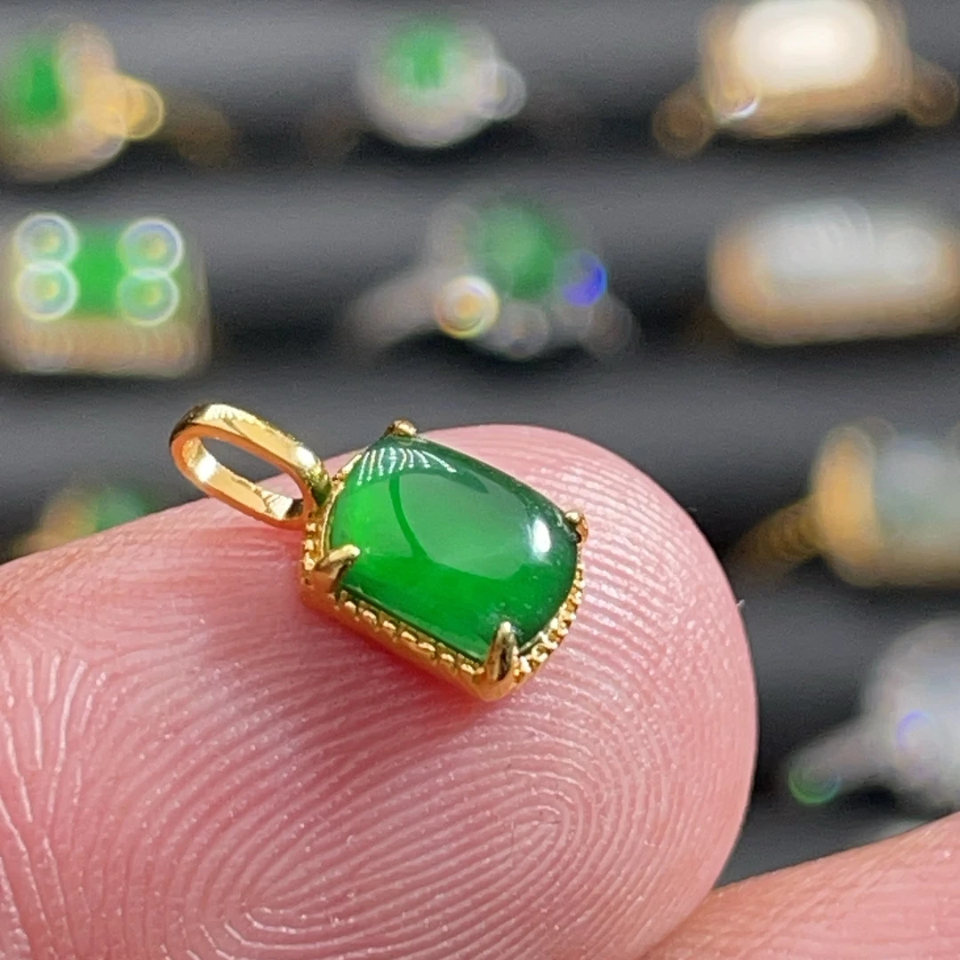 18K金天然翡翠A货-580满绿马鞍吊坠挂件K黄镶嵌珠宝玉石阳绿高冰