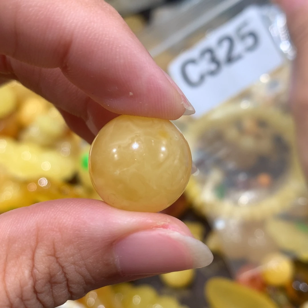 未镶嵌琥珀珠宝奇石18