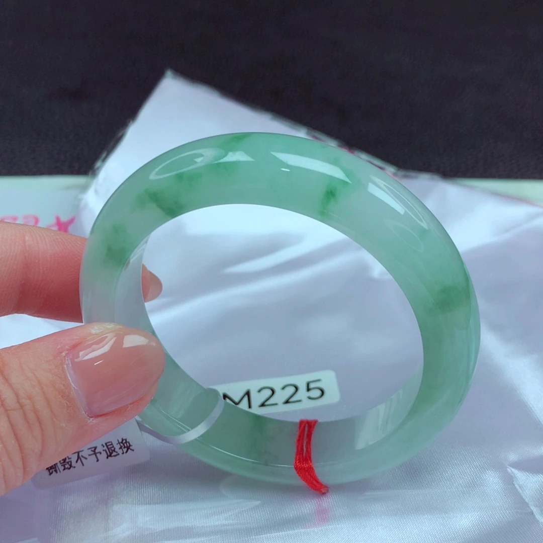 翡翠手镯未镶嵌手镯88