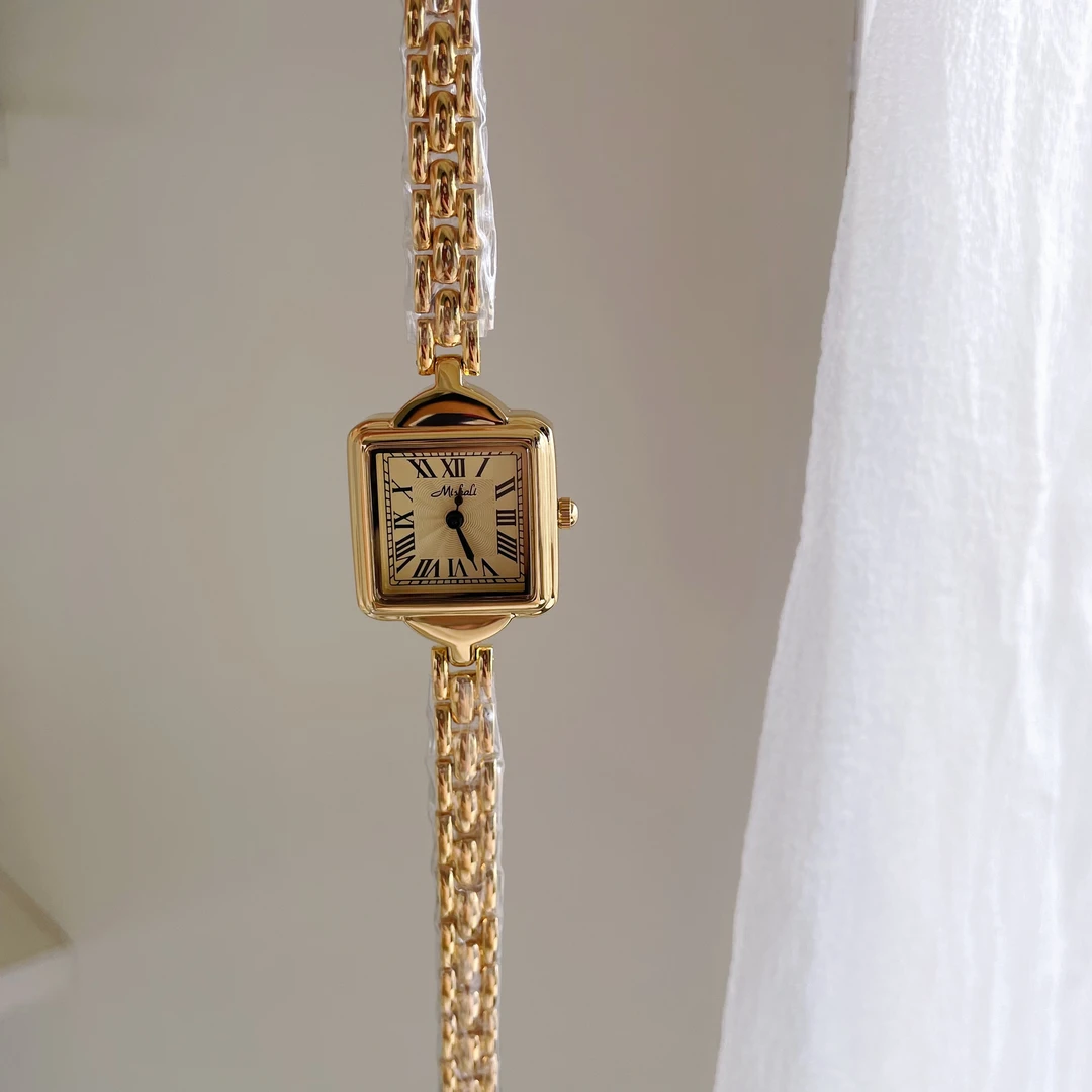 复古精致小巧方形细带手表女手链式金属带女表2025新款职场女士表