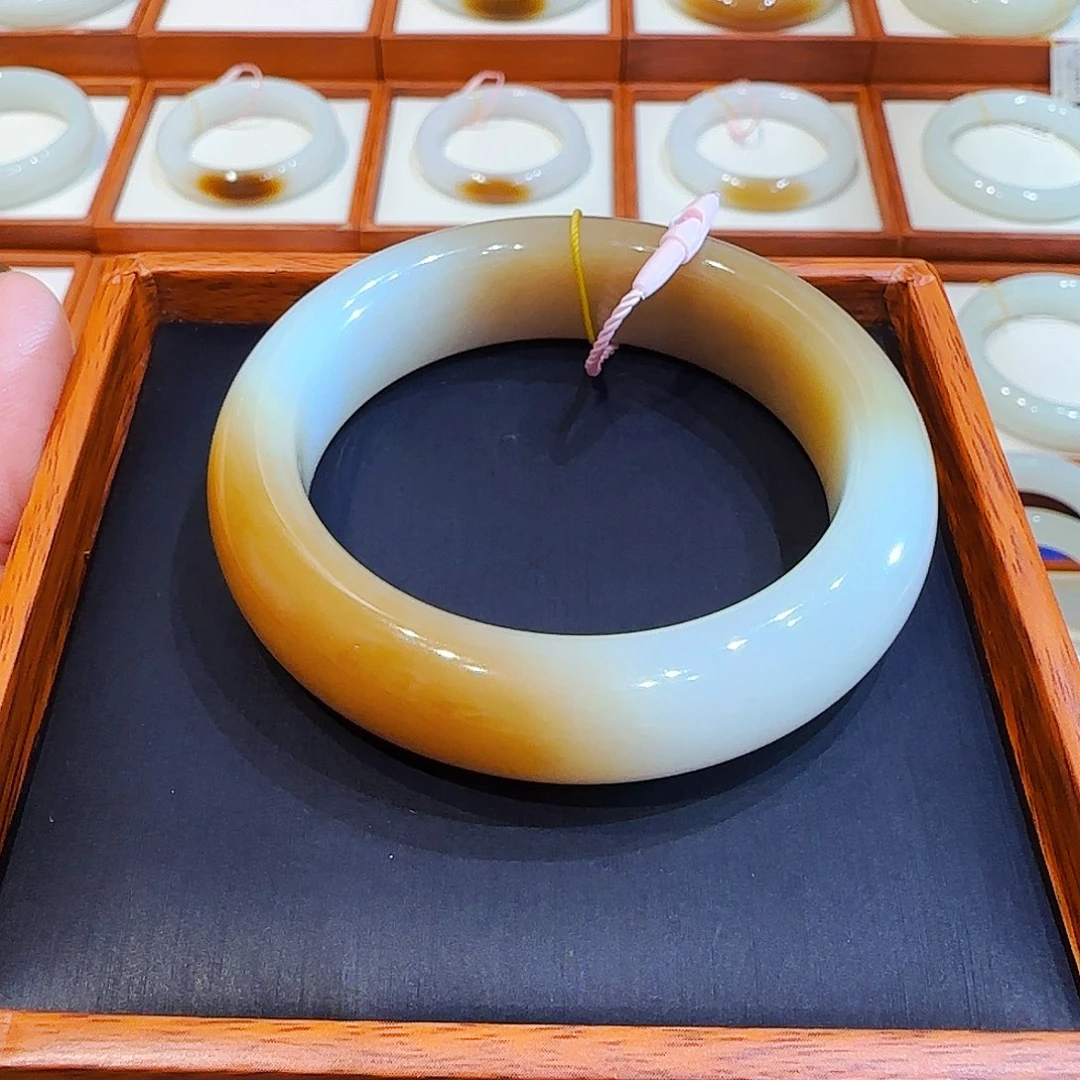 和田玉手镯未镶嵌且末天地糖52 53 54