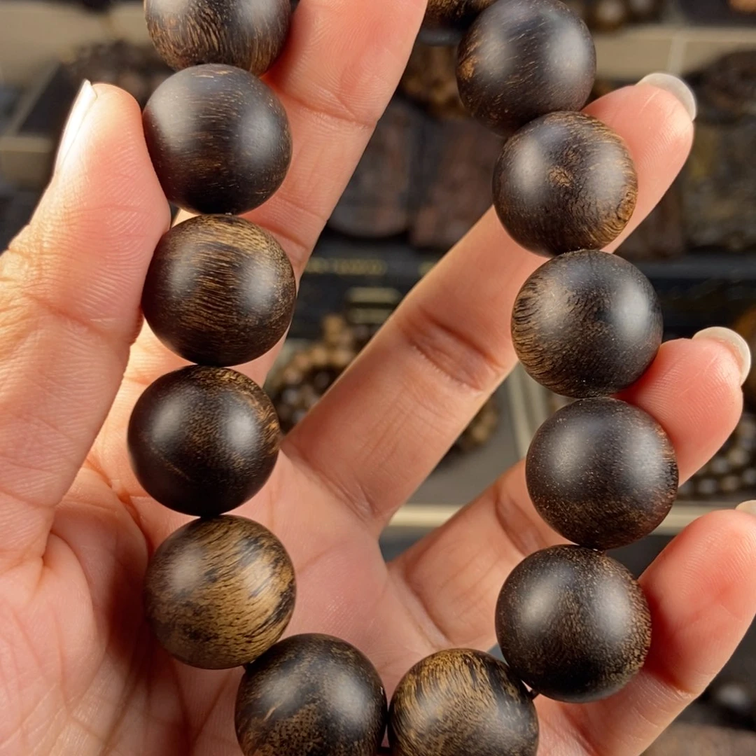 沉香手串大*兄越南芽庄留疤玉化白棋楠