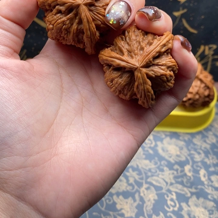 *****文玩核桃吊坠白狮子