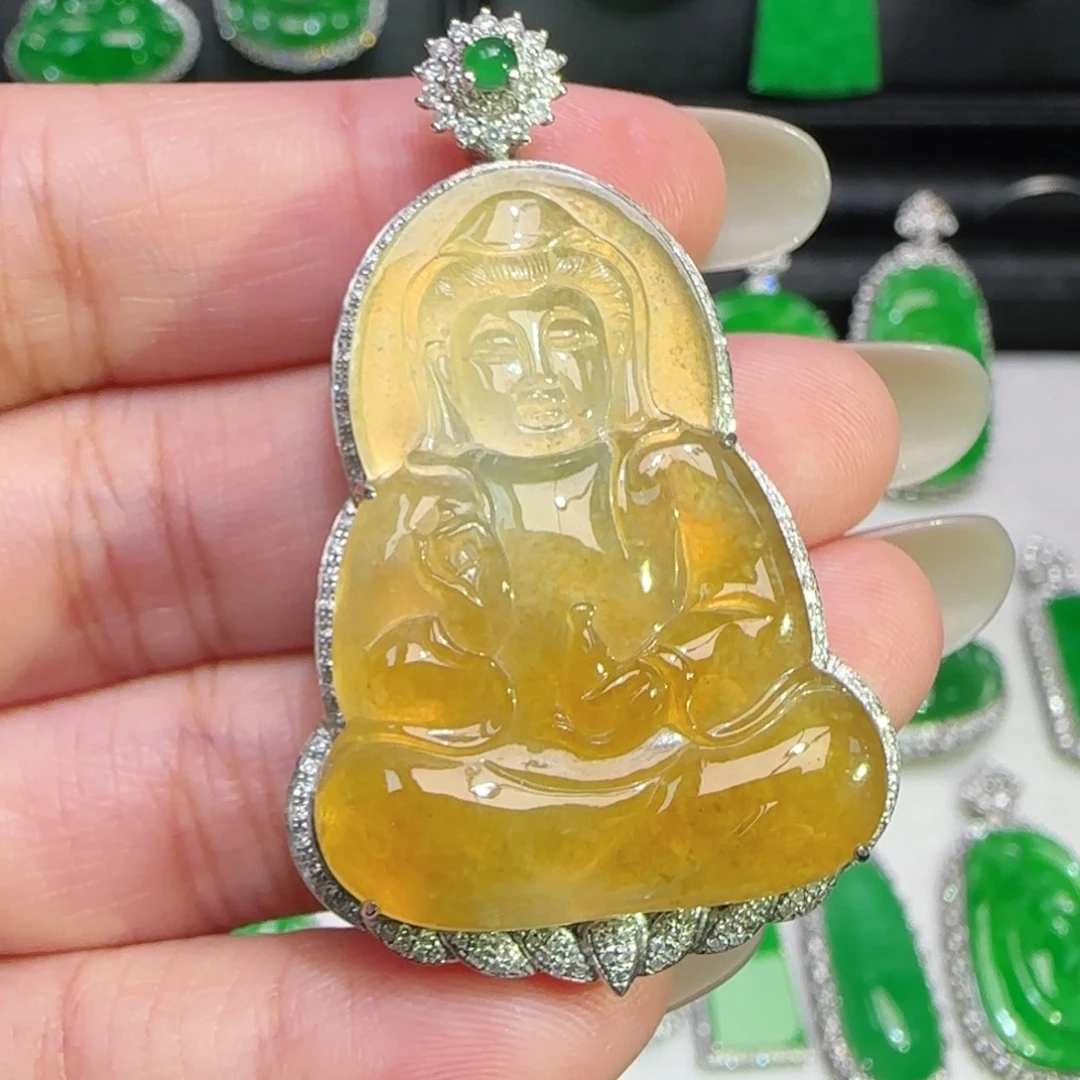 翡翠18K金镶嵌颈饰吊坠