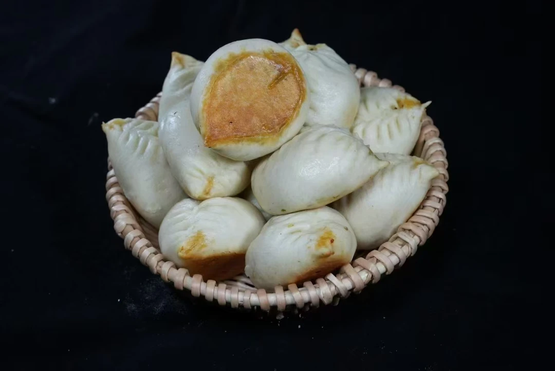 粉丝鸡蛋包子腊菜包子糖包子
