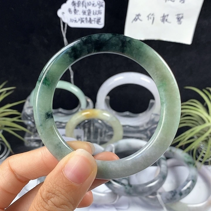 翡翠未镶嵌手镯92号。 50.8圈