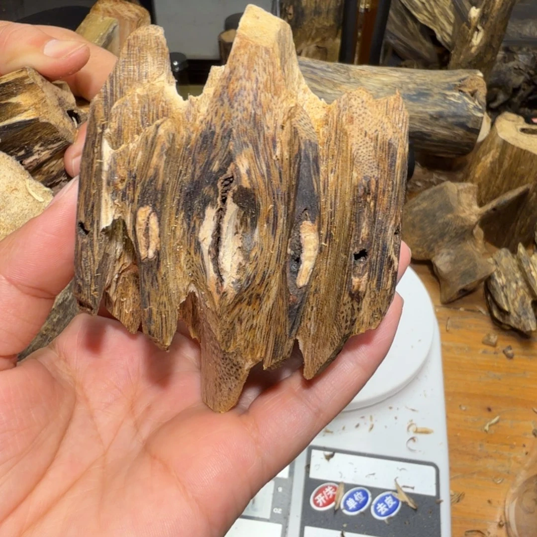 棋楠沉香白奇块料72克