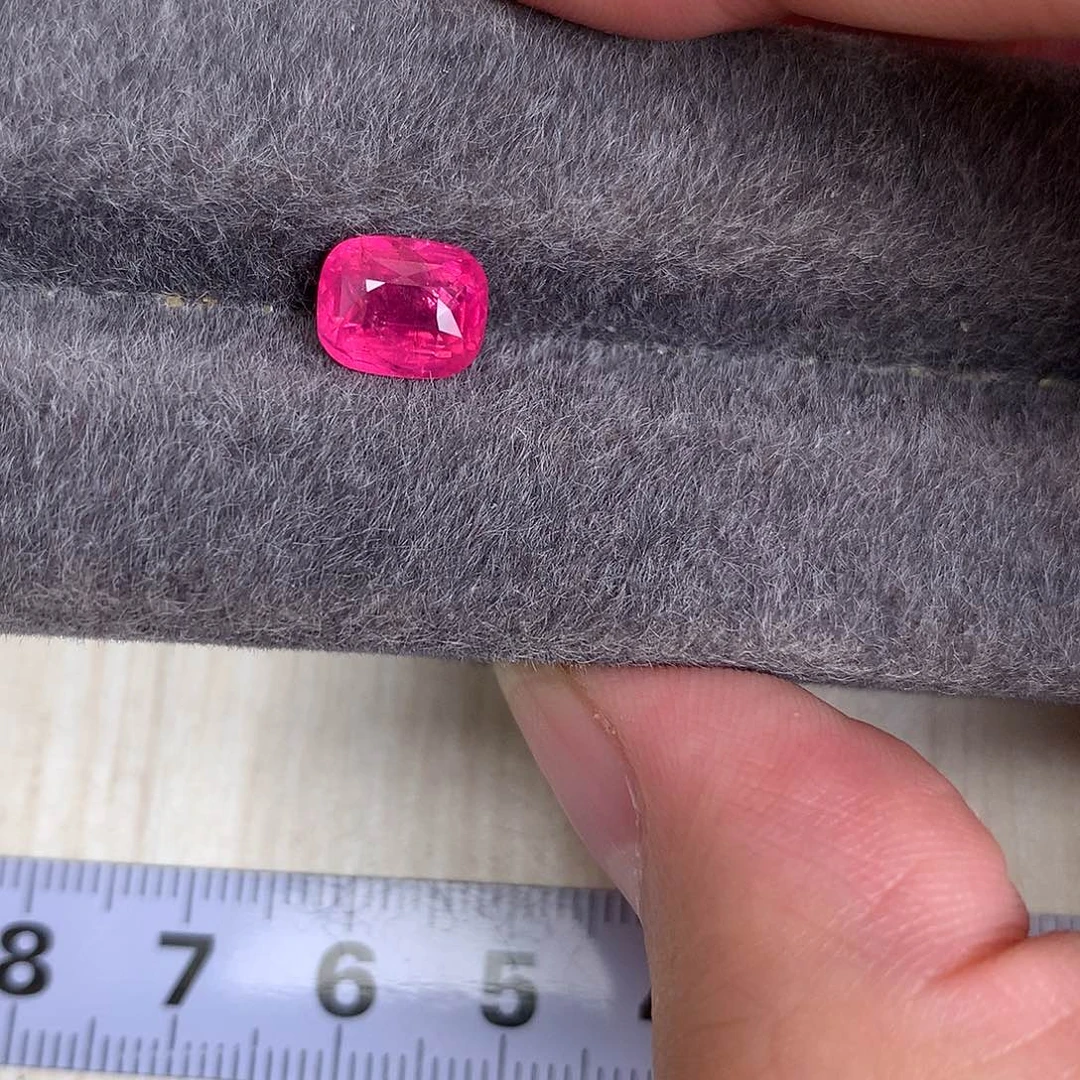 裸石尖晶石2.64 无烧 马哼盖