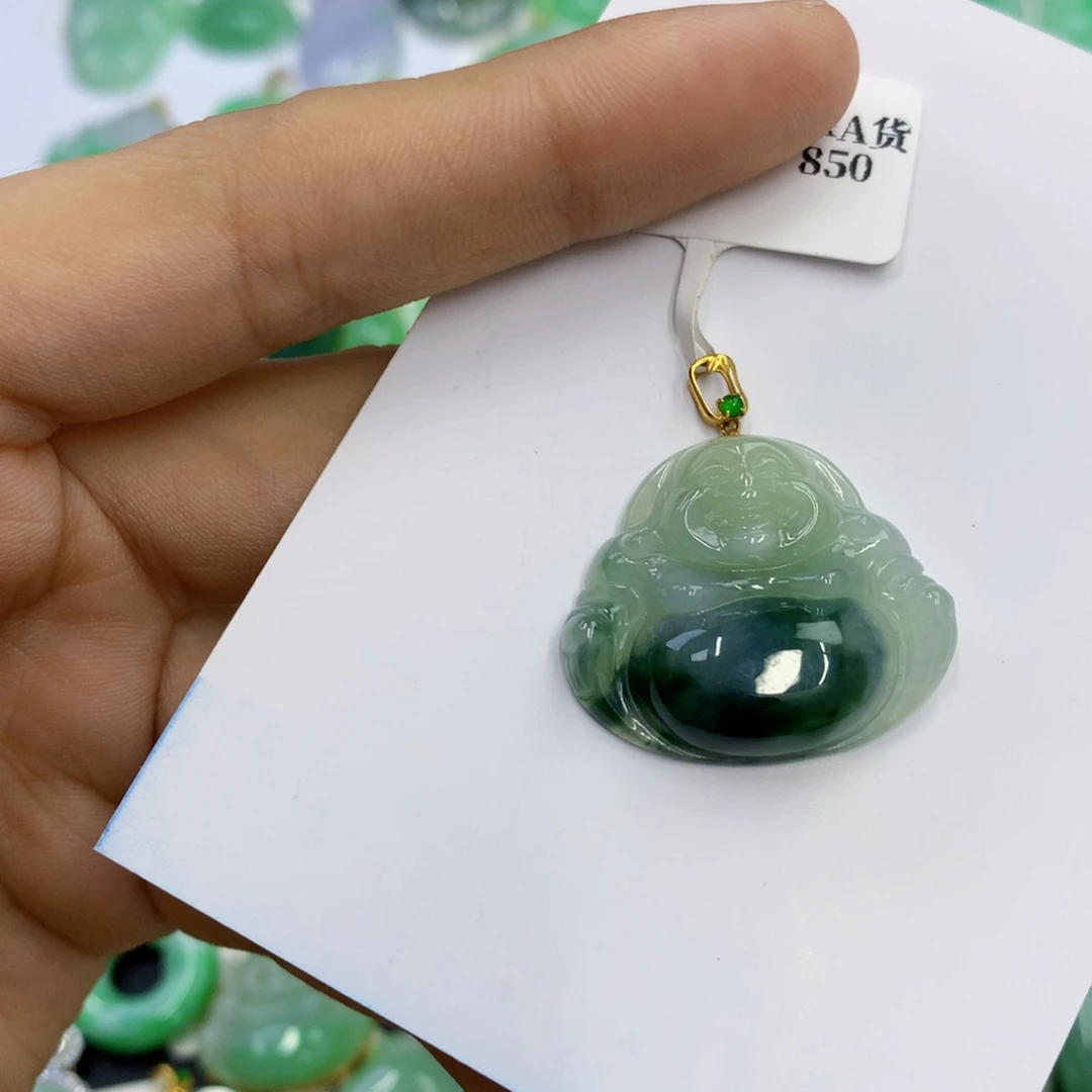 翡翠18K金镶嵌颈饰翡翠