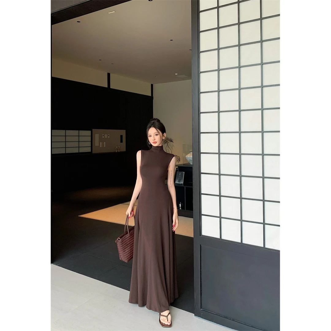 法式气质半高领无袖连衣裙女简约绝美别致辣妹休闲时尚百搭长裙子