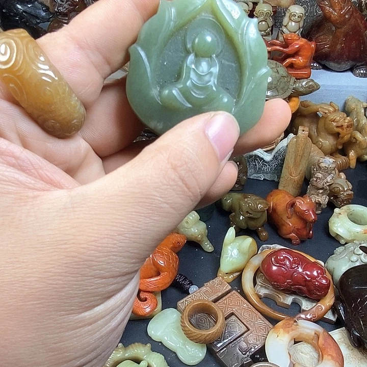 和田玉未镶嵌挂件