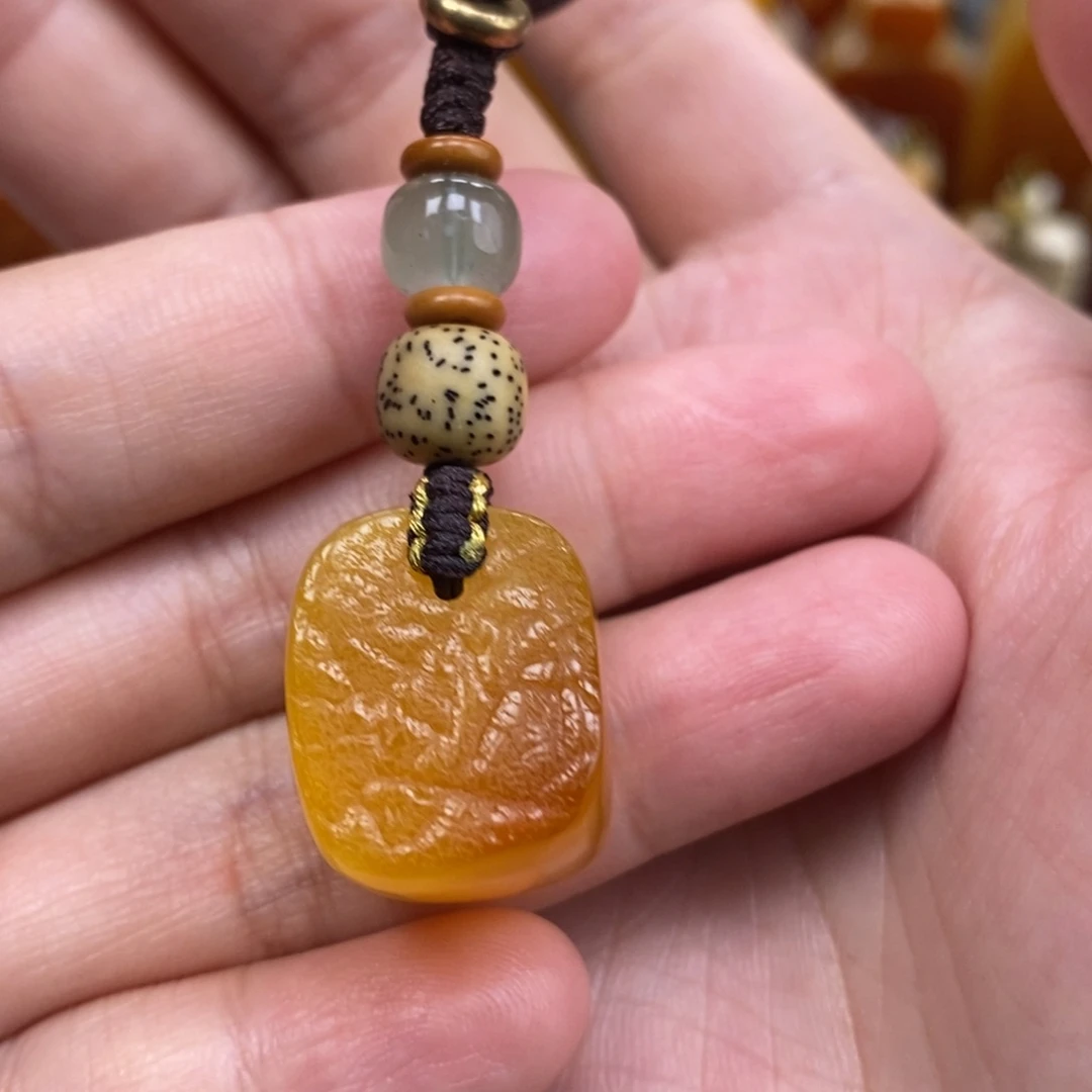 蜜蜡未镶嵌珠宝奇石