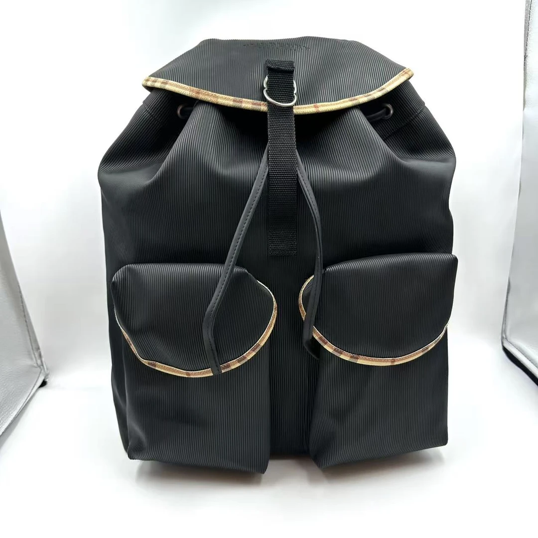 95新 BURBERRY/博柏利 博柏利黑色双肩包 2506260114