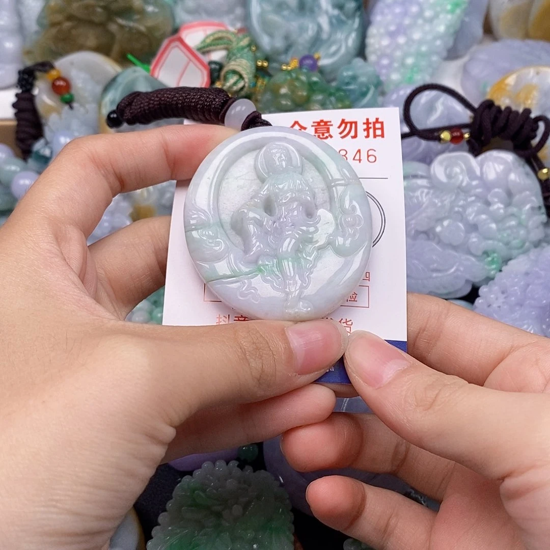 吊坠(不含链)未镶嵌翡翠