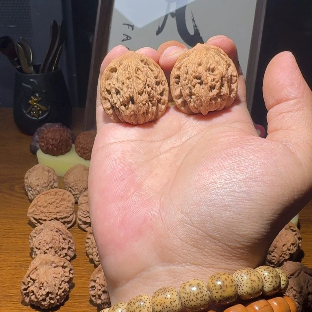 文玩核桃把件35尺寸全品麦穗虎头