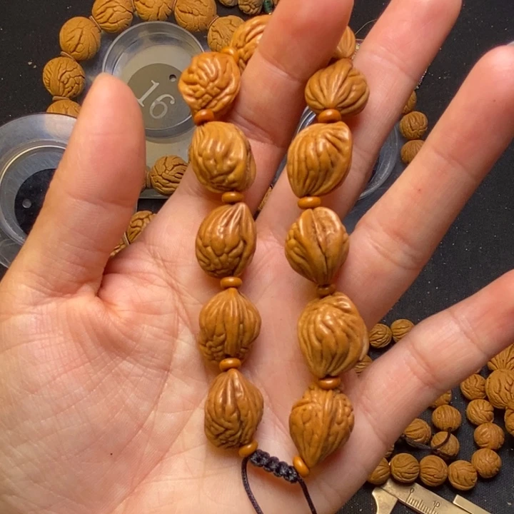 薛***刀吊坠桃核秦岭龙纹桃核13