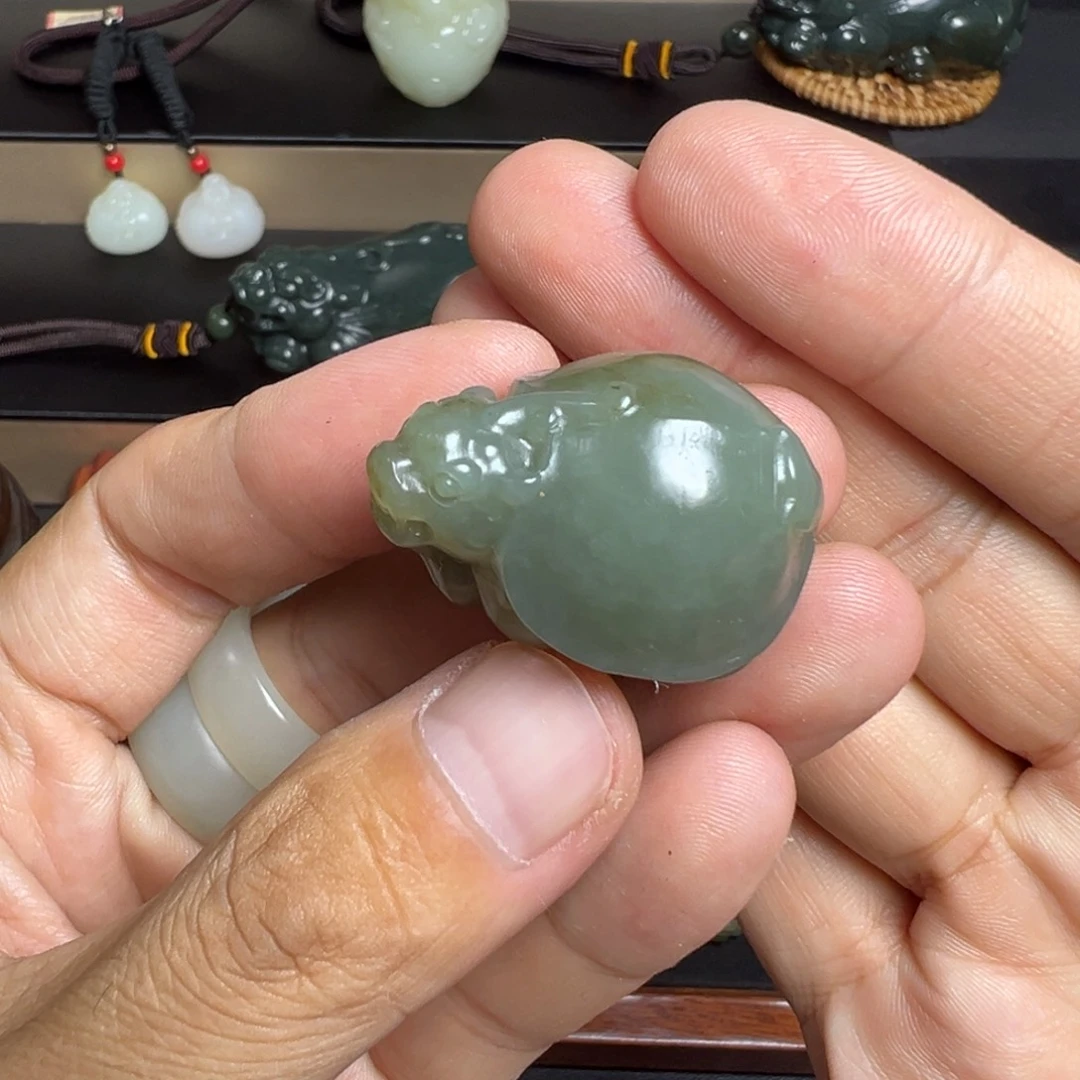 软玉未镶嵌挂件天然玉石精品