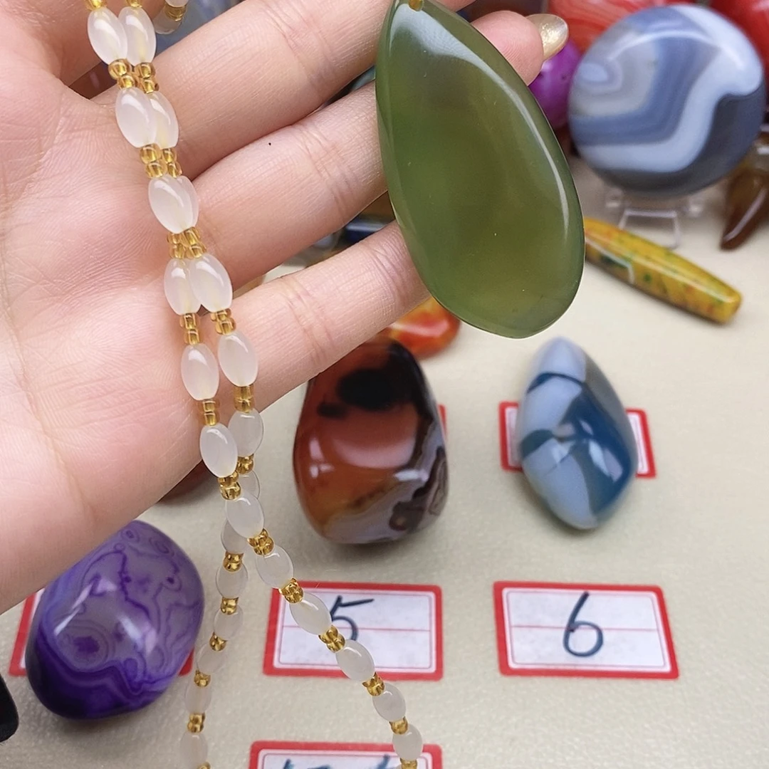 玛瑙/玉髓未镶嵌珠宝奇石