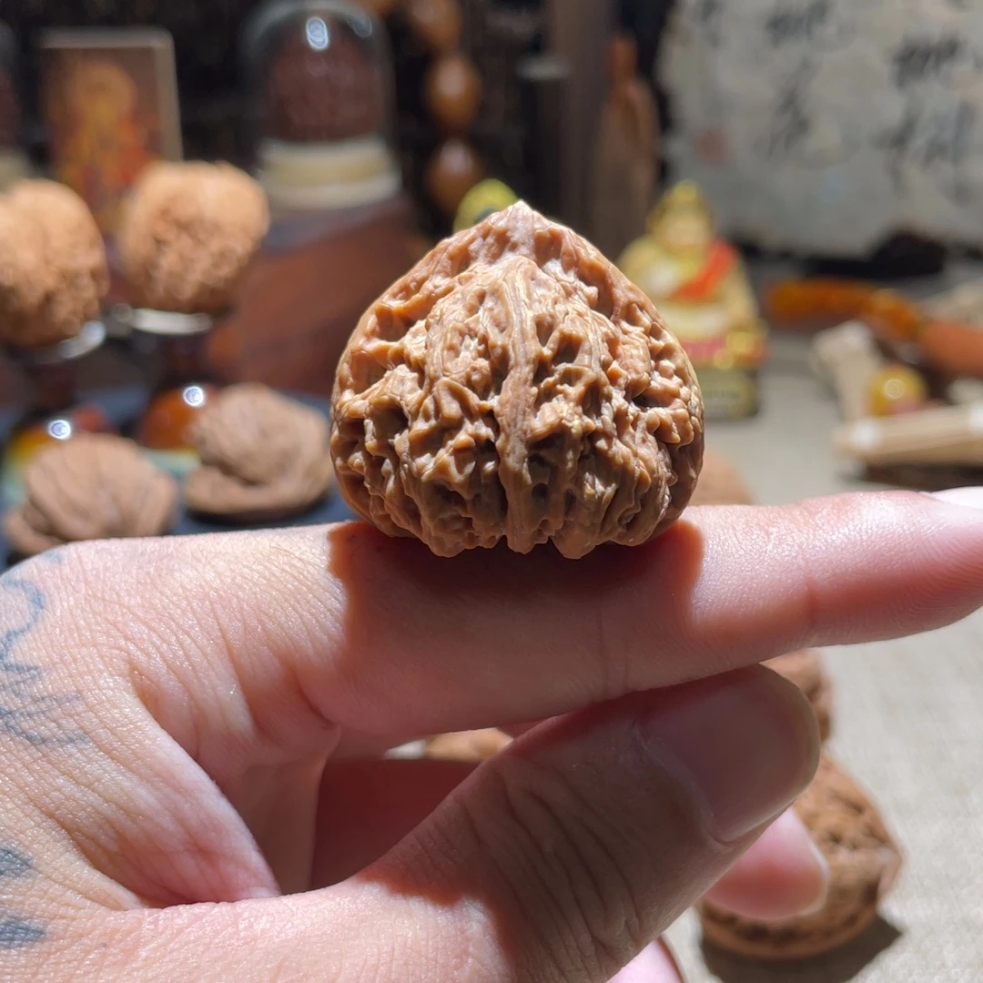 晚***起把件文玩核桃涿鹿一代正三角等腰