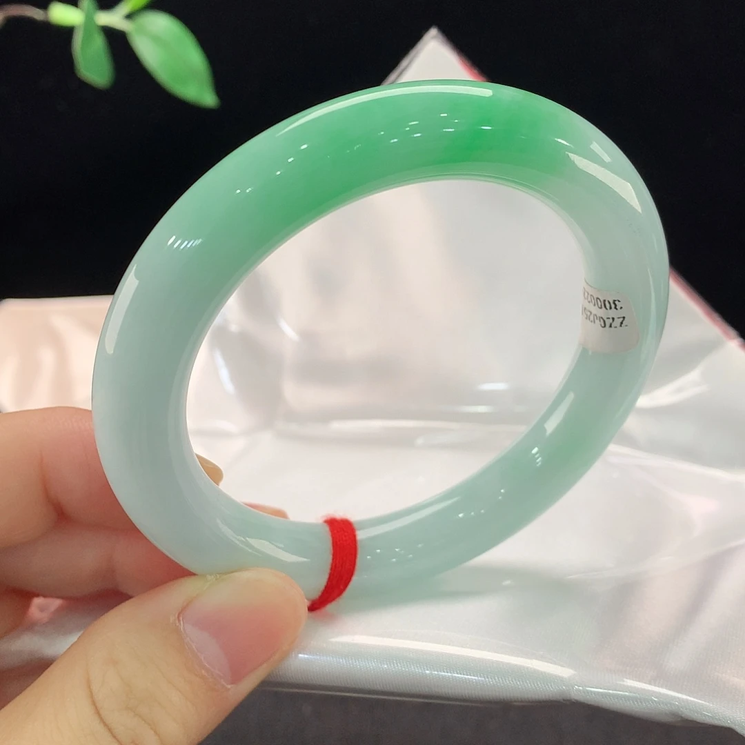 翡翠未镶嵌手镯0226