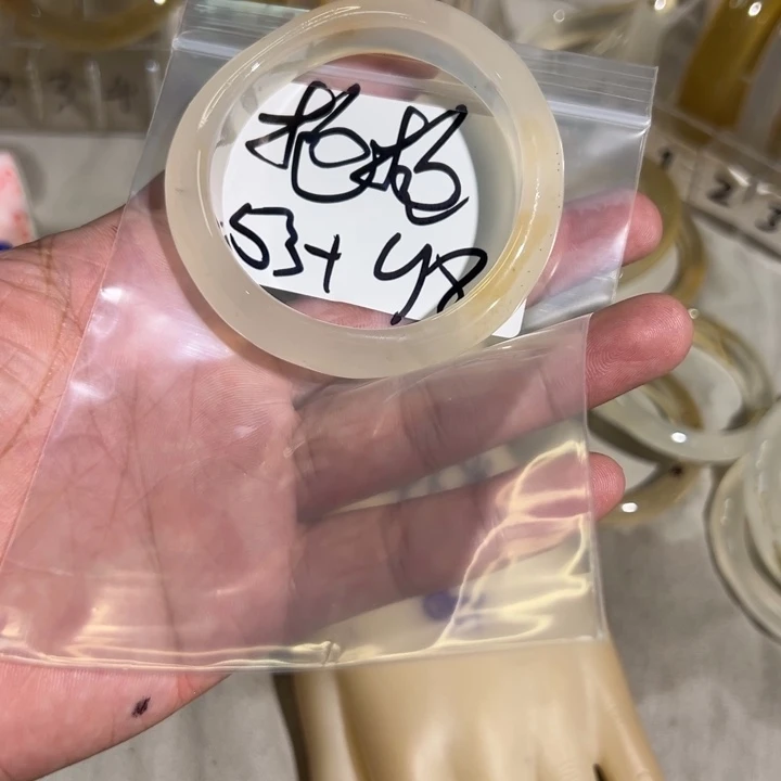 抱***抱手镯玛瑙/玉髓未镶嵌