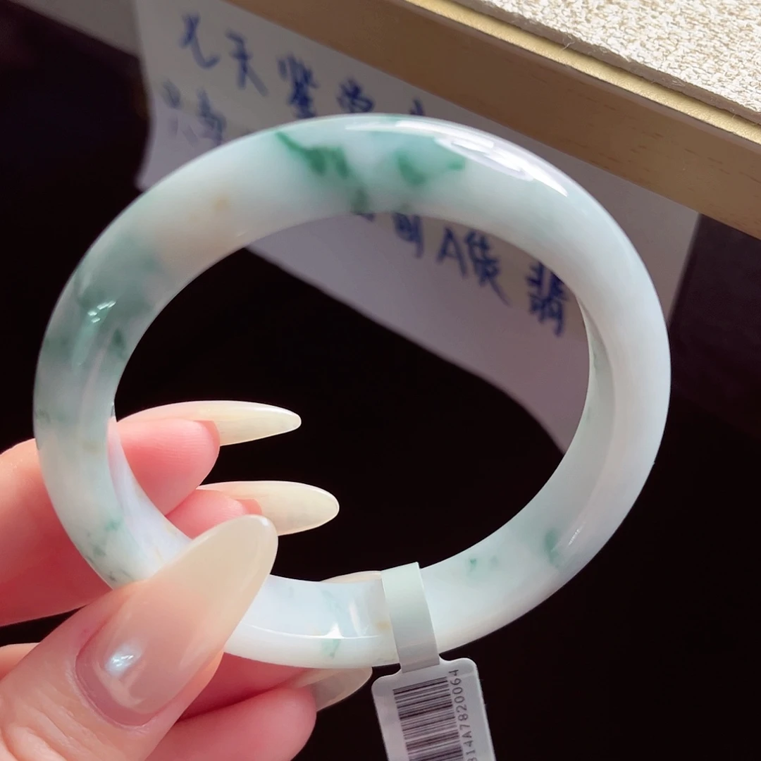 翡翠未镶嵌手镯手镯