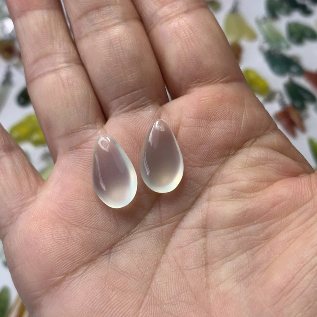 蛇纹石玉未镶嵌耳环