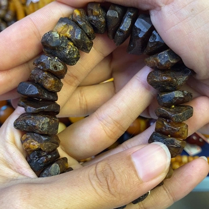 未镶嵌琥珀珠宝奇石