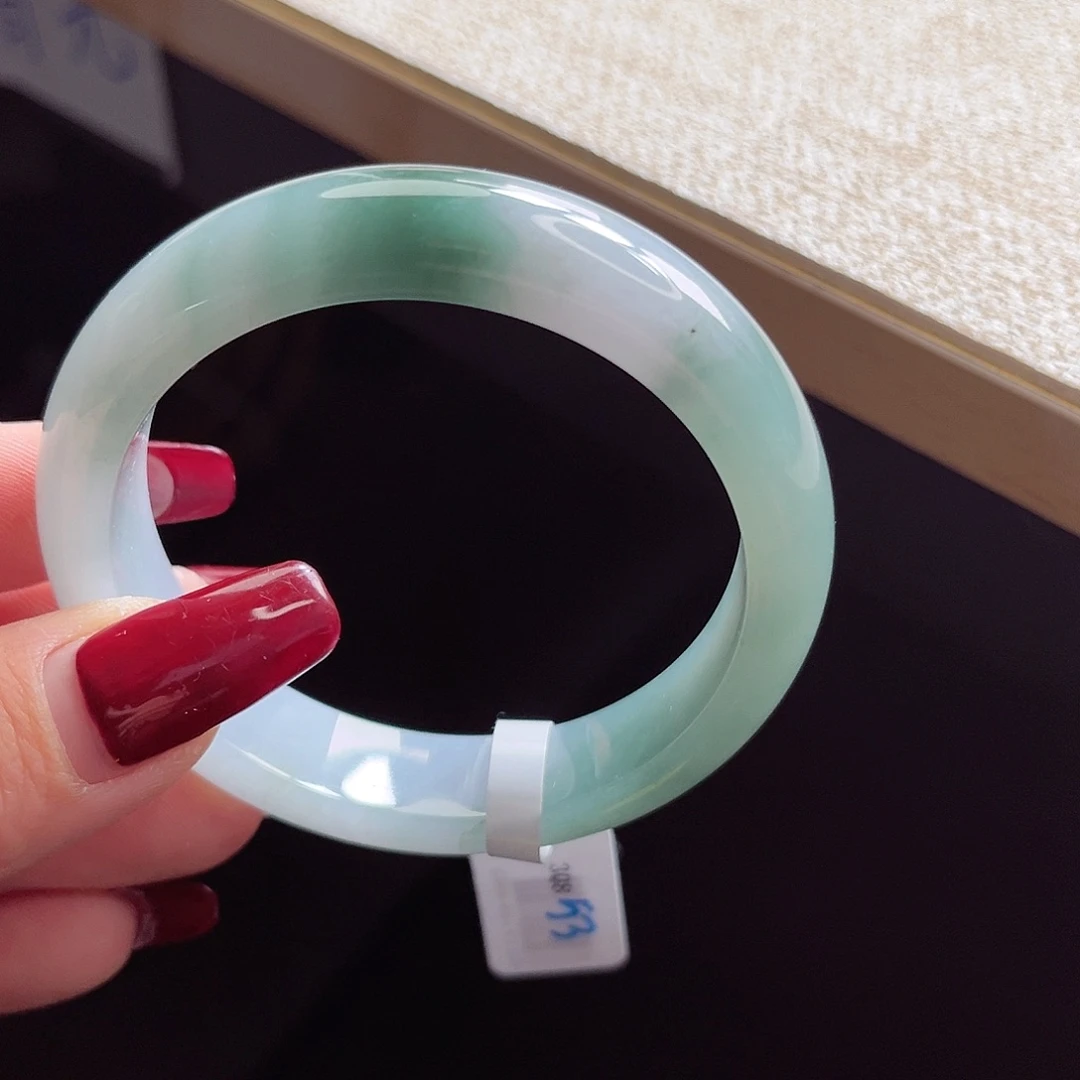 翡翠手镯未镶嵌手镯