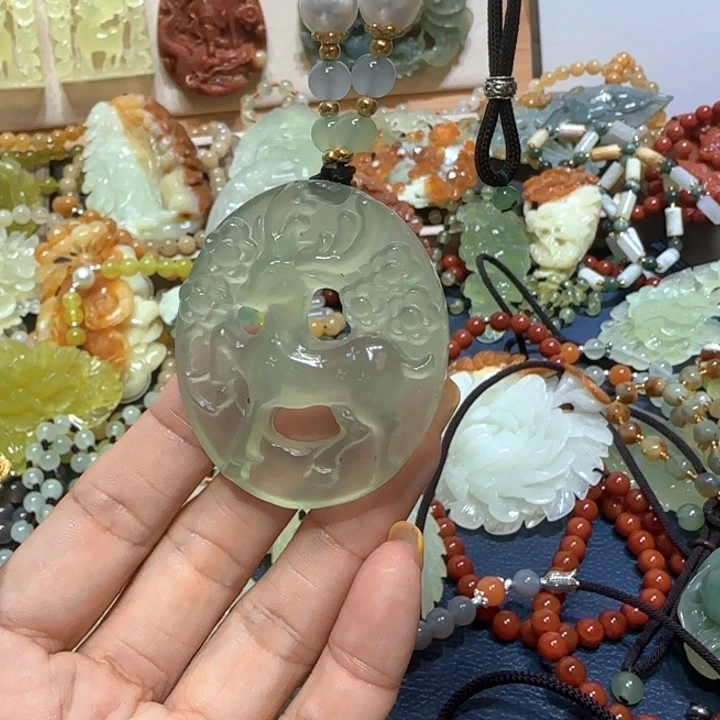 合金蛇纹石玉吊坠