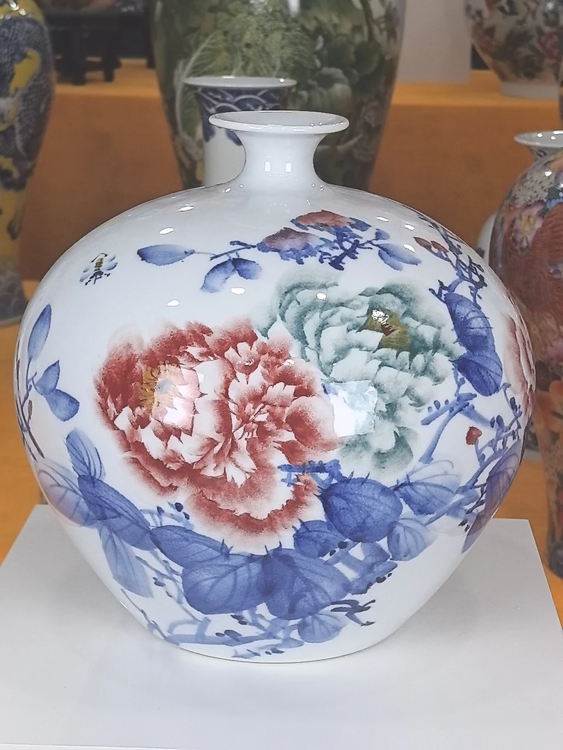 景德镇陶瓷石榴瓶
