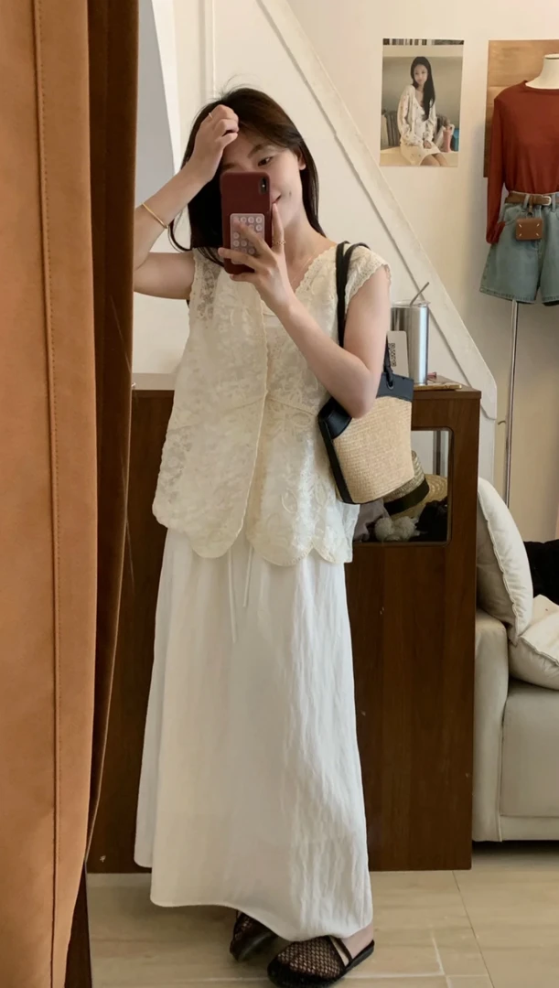 小朵家 ins穿搭#日系穿搭 法式蕾丝盘绣马甲