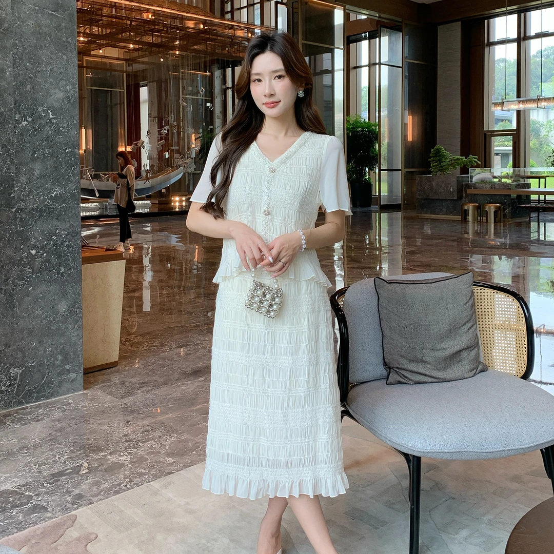 奢姿【闪耀银河】大码女2025夏季减龄荷叶边假两件胖妹妹V领连衣裙