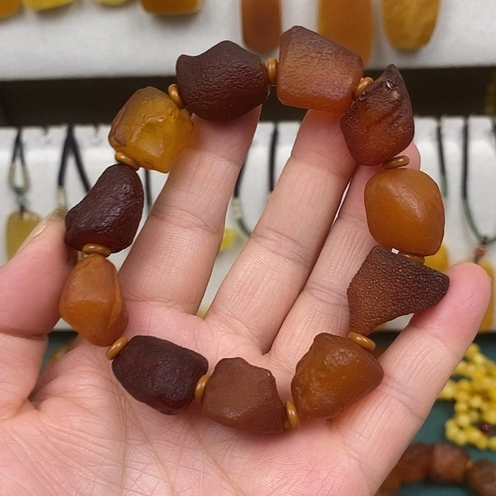 卡***里蜜蜡未镶嵌珠宝奇石手串