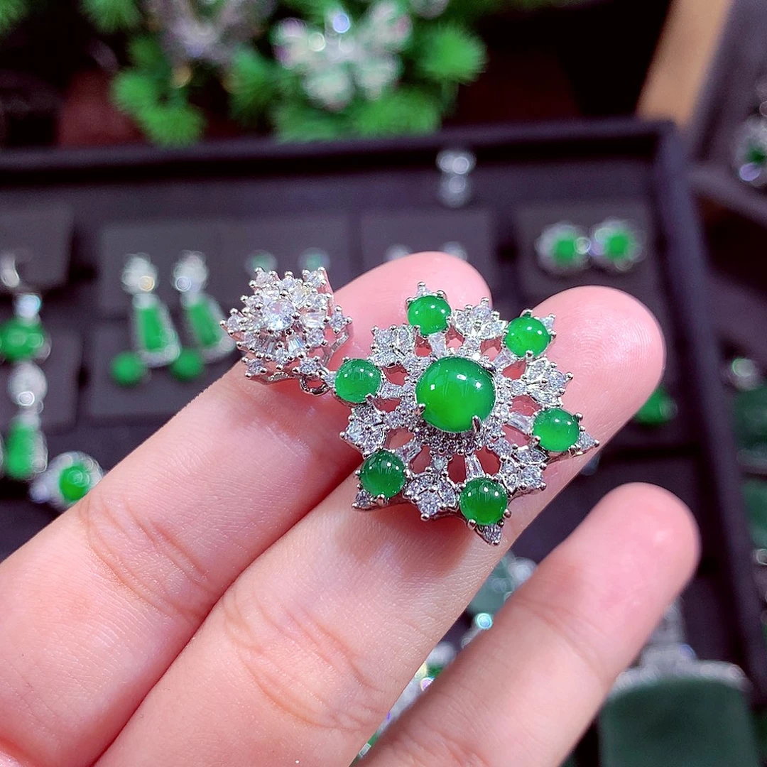 颈饰未镶嵌翡翠天然