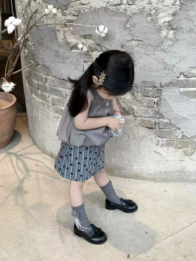 小思家女童2025夏洋气韩版甜美气质灰色花苞背心星星半身裙套装