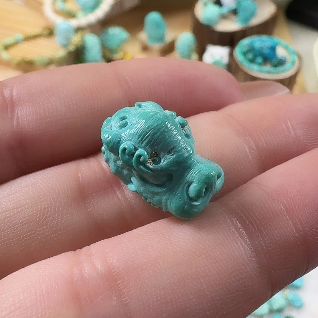 绿松石未镶嵌颈饰