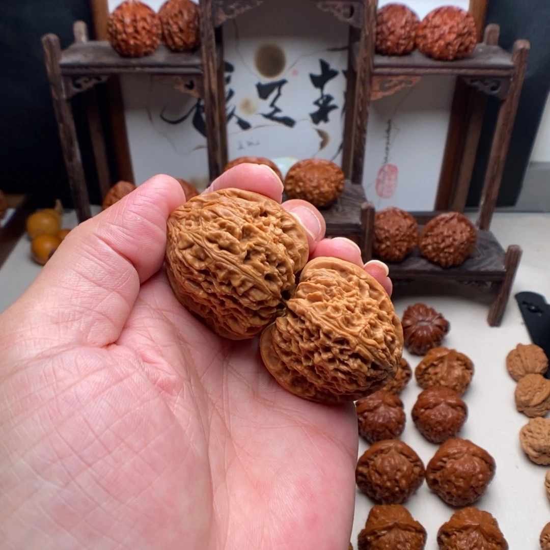 萤***风吊坠文玩核桃南疆石