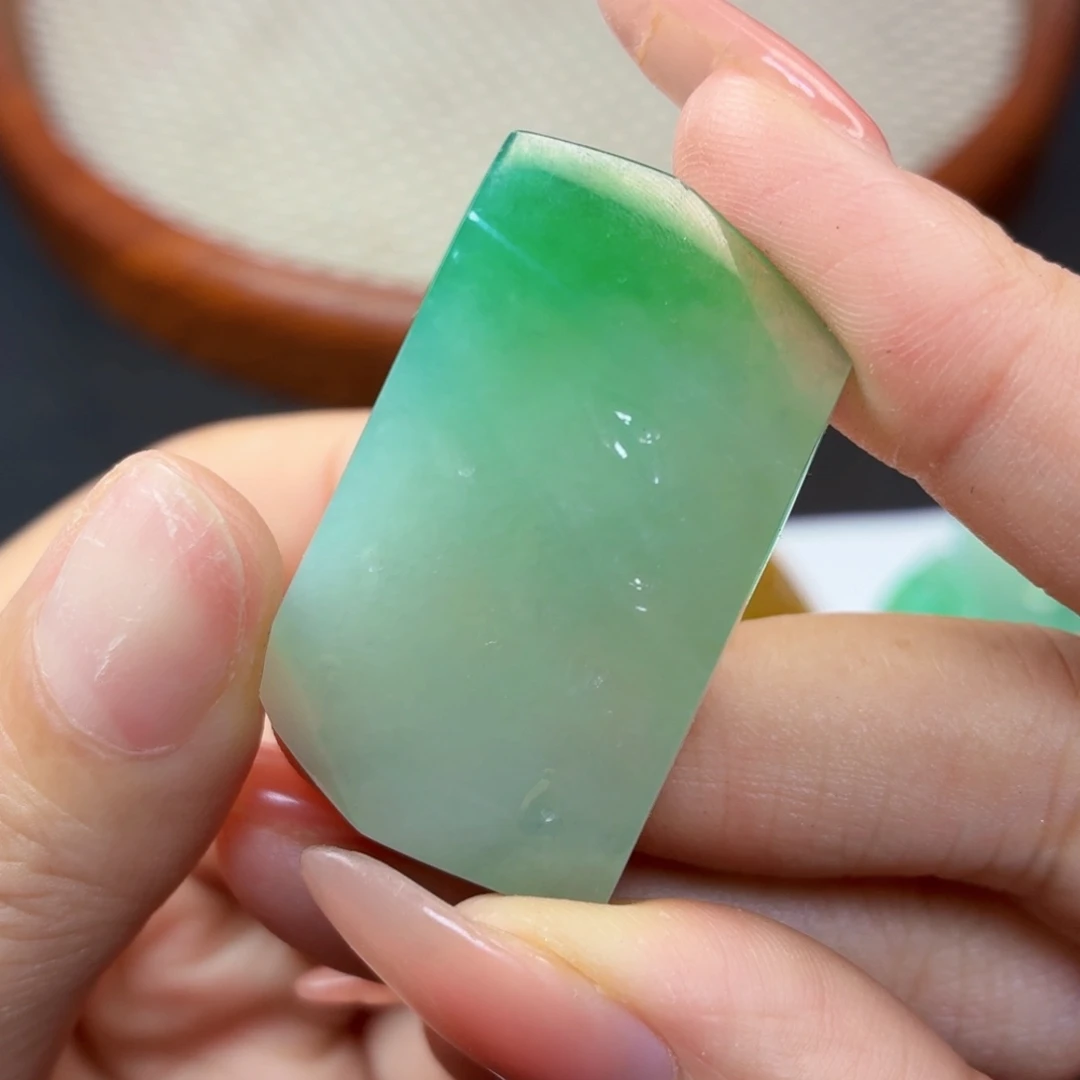 定制翡翠未镶嵌翡翠首饰