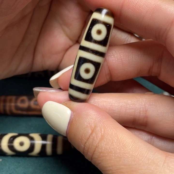 玛瑙/玉髓颈饰未镶嵌摇*鱼