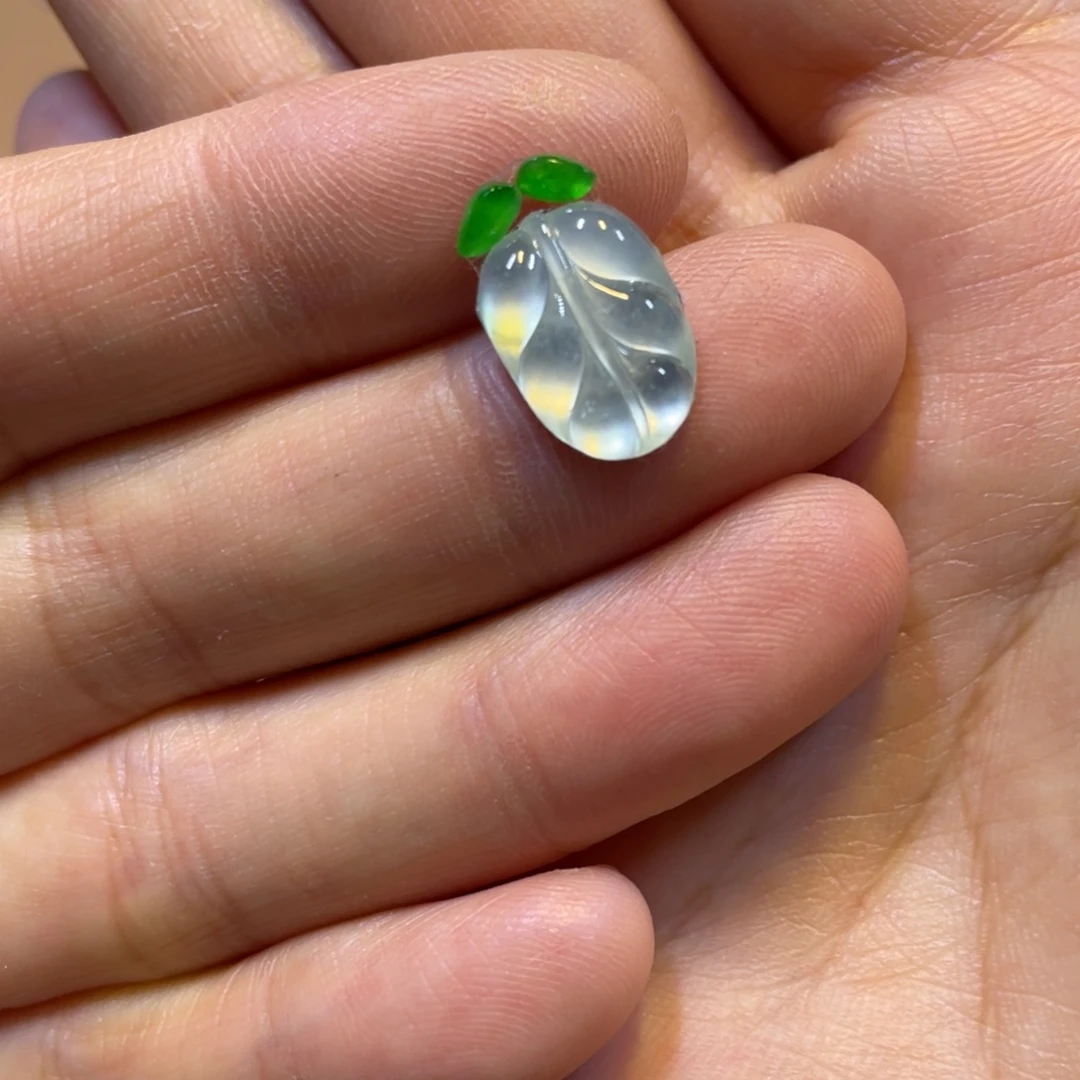 翡翠未镶嵌颈饰叶子