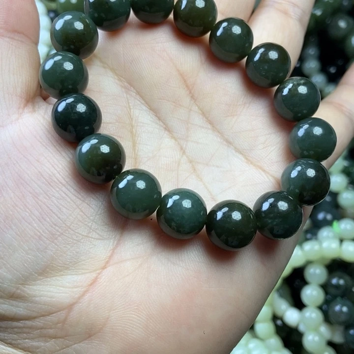 颈饰未镶嵌和田玉卡12