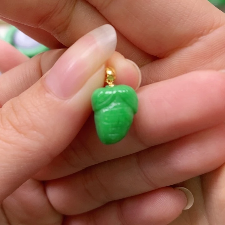 翡翠未镶嵌颈饰吊坠