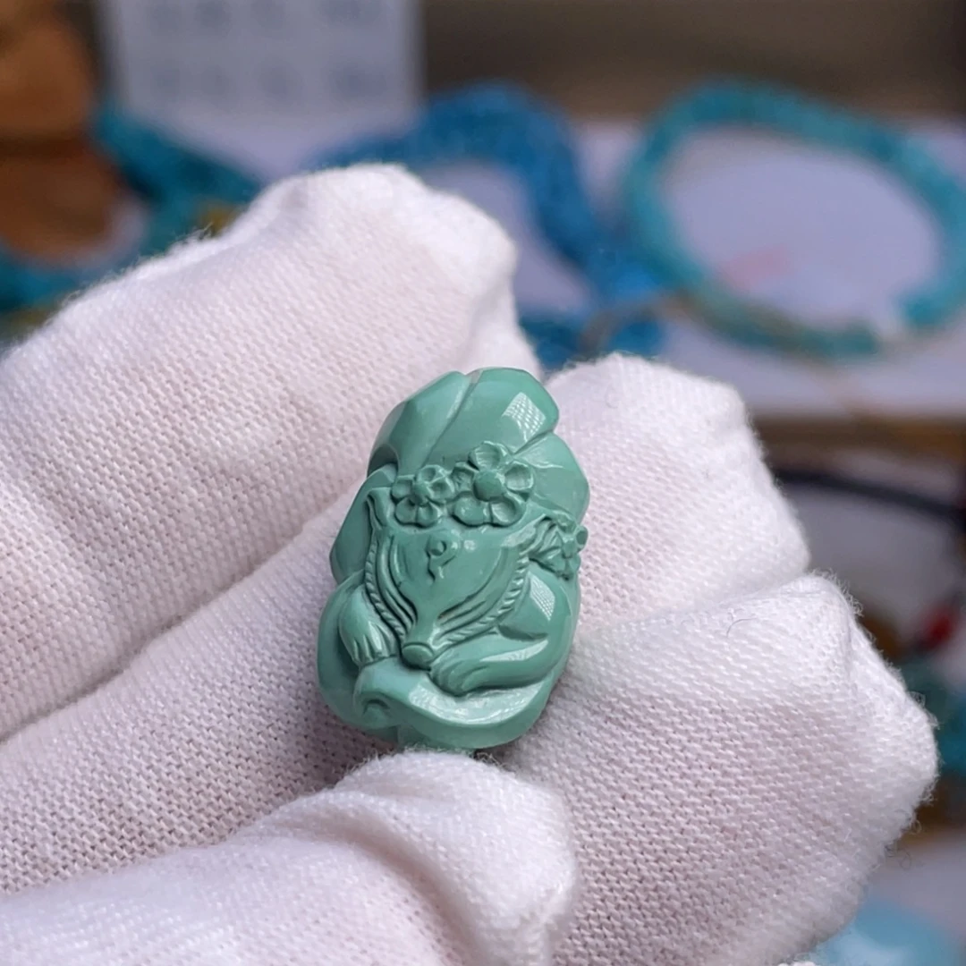 绿松石未镶嵌珠宝奇石